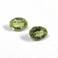 Peridot 7x5mm oval facet  0.89 cts